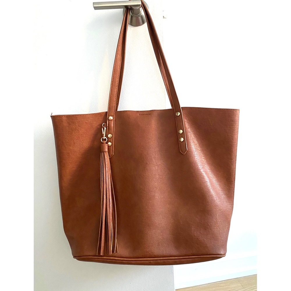 Tan Tassel Tote Bag *Excellent condition*